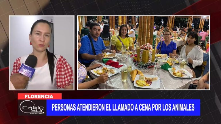 Personas atendieron el llamado a cena por los animales