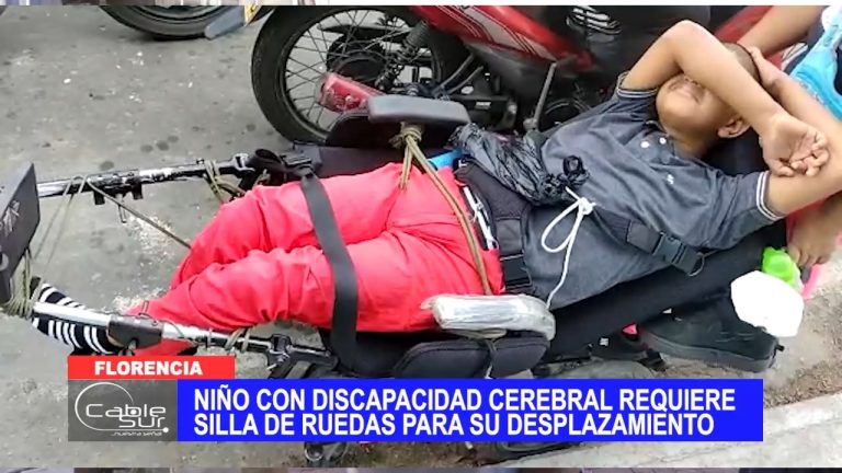 Niño con discapacidad cerebral requiere silla de ruedas para su desplazamiento