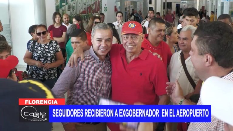 Seguidores recibieron a exgobernador en el aeropuerto