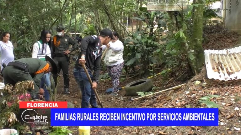 Familias rurales reciben incentivo por servicios ambientales