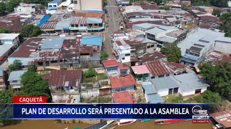 La secretaria de Planeación departamental consolida el plan de desarrollo.