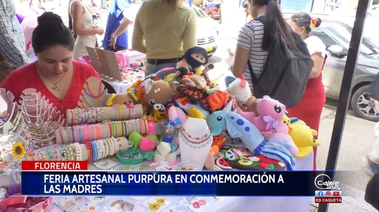 Feria purpura evento que reúne cuarenta mujeres artesanas quienes ofertan detalles para felicitar a las madres en su día.