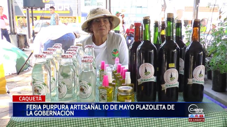 40 mujeres artesanas participan de la feria purpura.