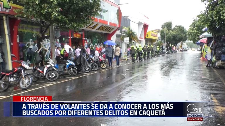 Policía socializa el cartel de los más buscados con el sector comercio, esto se hizo en compañía de alcalde y gobernador.