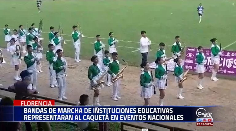 Varias instituciones educativas de la ciudad de Florencia están representadas una banda de marcha dirigida por el director Eduardo Grijalba.