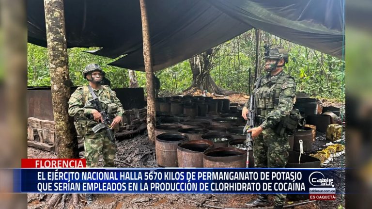 En la vereda comuna 2, del municipio de Puerto Asís, Putumayo, el Ejército Nacional y la Policía Nacional desmantelaron dos estructuras clandestinas empleadas para la producción de permanganato de potasio.
