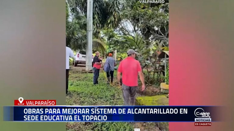 Autoridades visitaron la sede El Topacio de la institución educativa La Muñoz para socializar las obras que buscan resolver problemas de alcantarillado.
