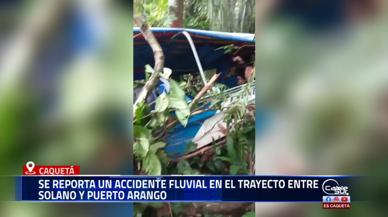 Se reporta un accidente fluvial en el trayecto entre Solano y Puerto Arango, en Florencia. Una embarcación perdió el control «presuntamente por la intensa neblina» y terminó impactando contra árboles en la ribera.
