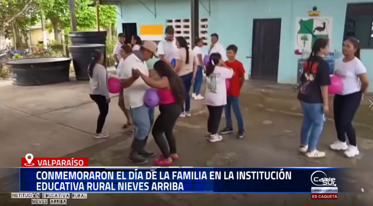 En un ambiente de integración y convivencia, la Institución Educativa Rural Nieves Arriba celebró el Día de la Familia con una jornada especial que contó con la participación de estudiantes, padres de familia, docentes y representantes institucionales