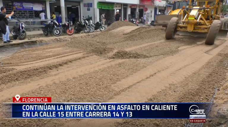El alcalde de Florencia, Marlon Monsalve, informó que continúa la intervención con asfalto en caliente en la Calle 15, entre carrera 14 y carrera 13, como parte del plan de mejoramiento vial de la ciudad.