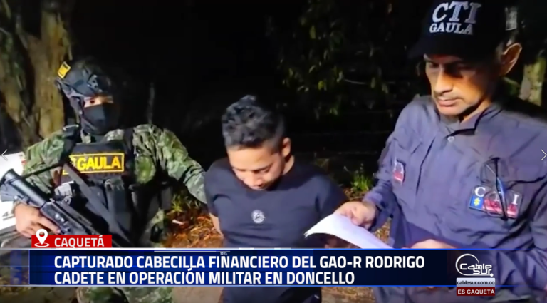 En una operación militar conjunta con la Fiscalía, tropas de la Décima Segunda Brigada del Ejército Nacional capturaron a alias el Enano, señalado responsable de las finanzas y actividades extorsivas del grupo armado residual Rodrigo Cadete en Caquetá.