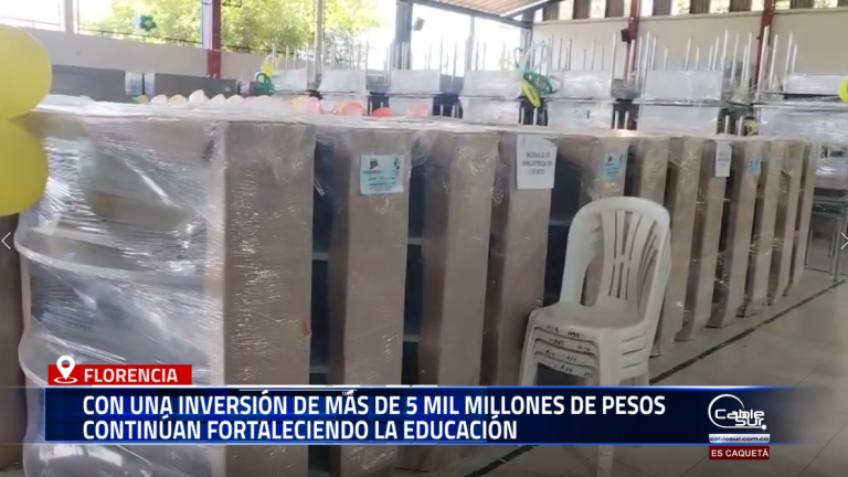 En el polideportivo de la Institución Educativa Técnico Industrial, el gobernador del Caquetá entregó mobiliario escolar con una inversión de más de 5 mil millones de pesos, beneficiando a instituciones educativas de distintos municipios de la región.
