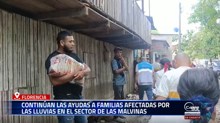 La gestora social Norelly Torres acompañó la entrega de ayudas a las familias del sector de Las Malvinas, quienes resultaron afectadas por las recientes lluvias.