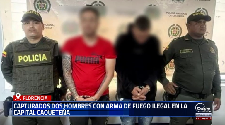 En el marco de los operativos de prevención y control desarrollados por la Policía Nacional, fueron capturados en flagrancia dos hombres que portaban un arma de fuego ilegal tipo revólver, con seis cartuchos sin percutir.